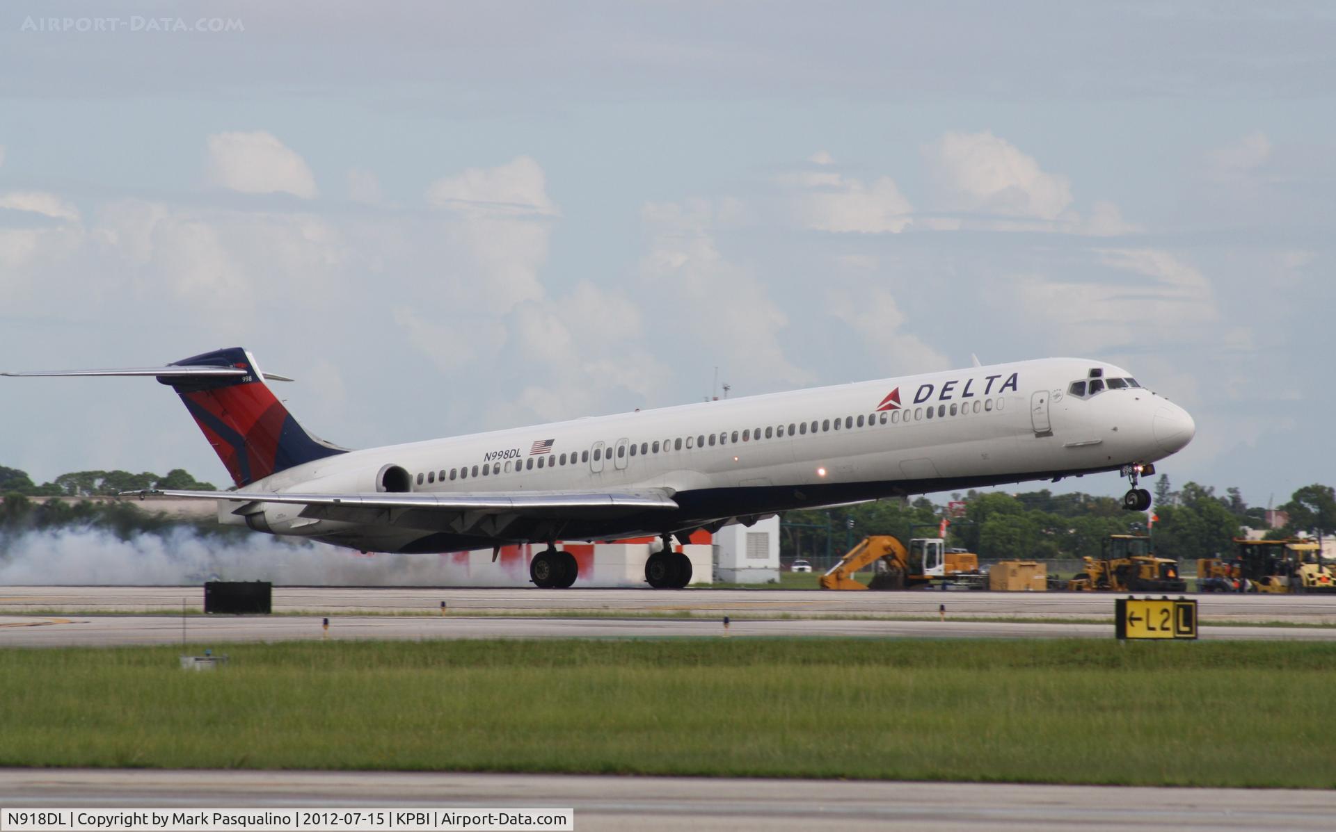 N918DL, 1988 McDonnell Douglas MD-88 C/N 49583, MD-88