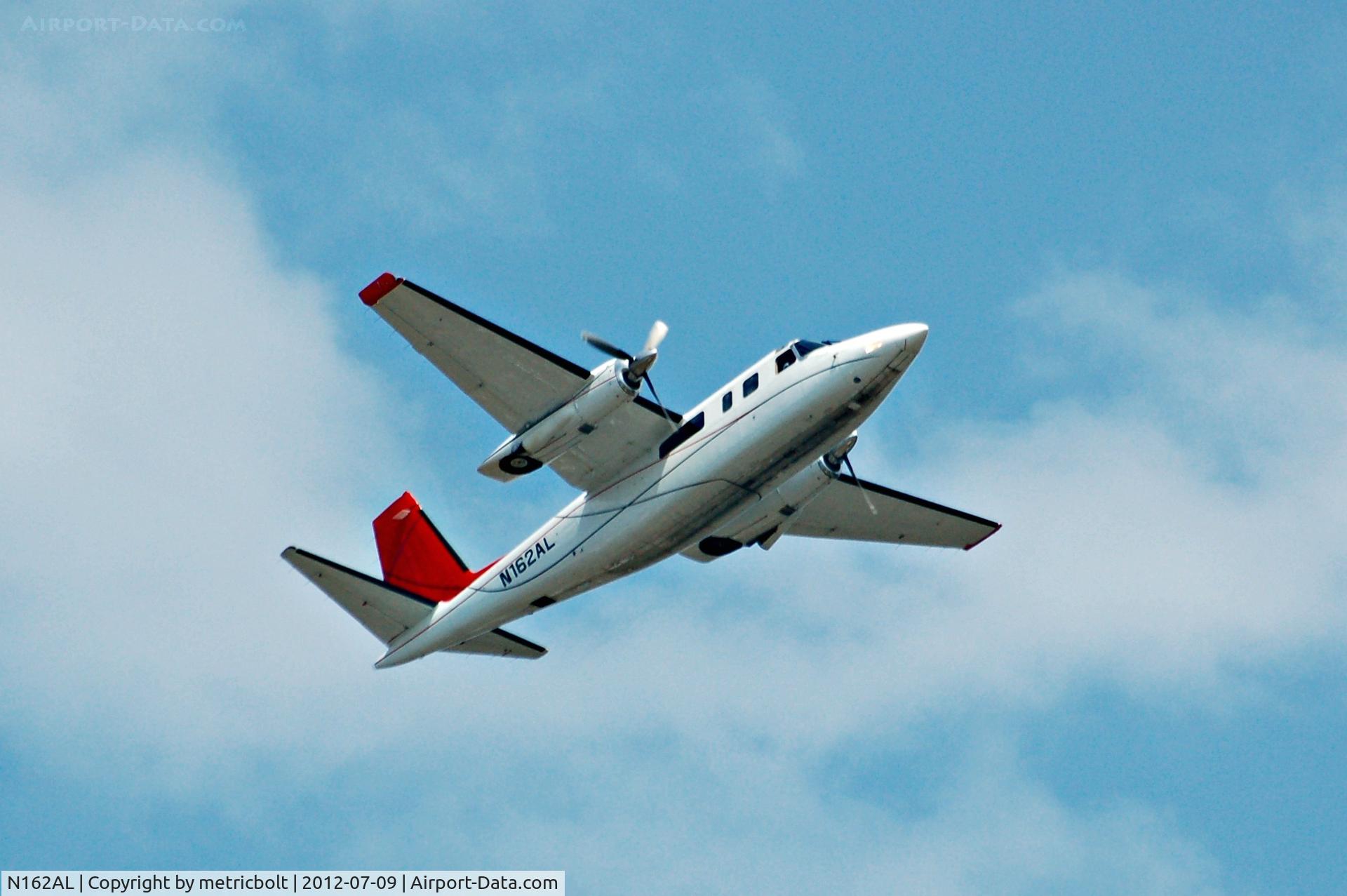N162AL, 1975 Rockwell 690A Turbo Commander C/N 11231, takeoff at BFI