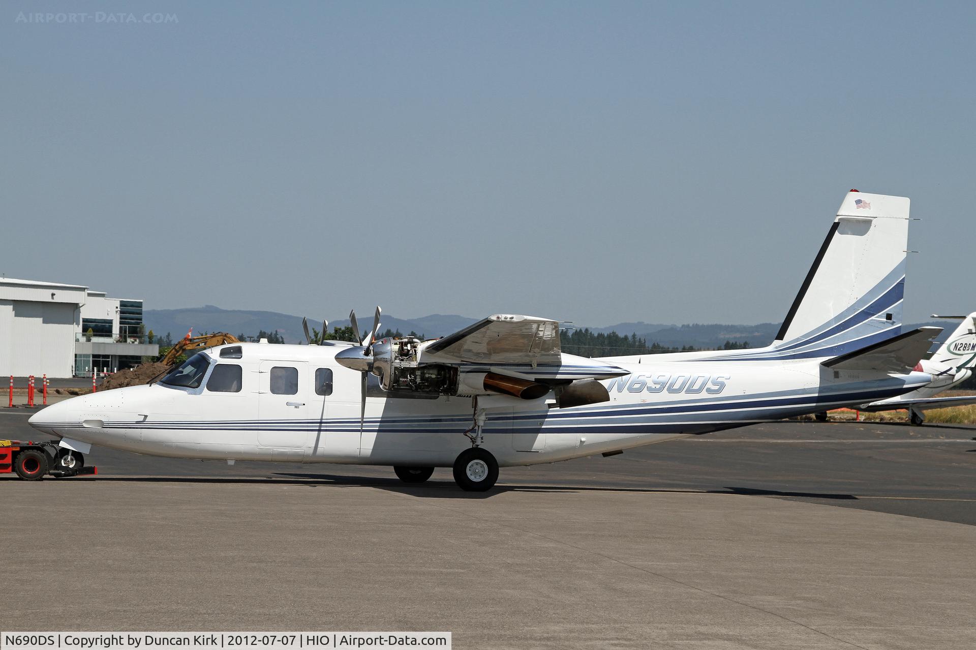 N690DS, 1975 Rockwell International 690A Turbo Commander C/N 11262, The RC690 has always looked so sleek