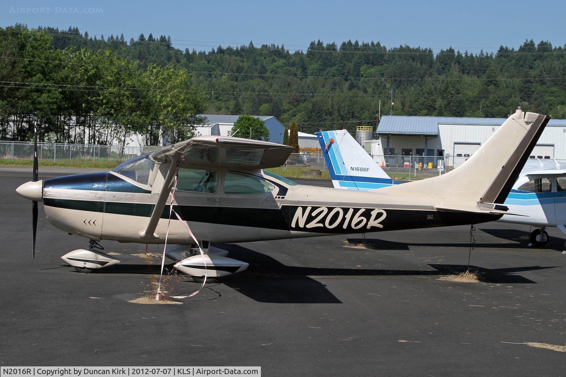 N2016R, 1963 Cessna 182G Skylane C/N 18255216, Sharp looking 182