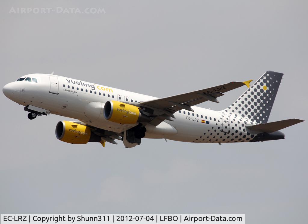 EC-LRZ, 2008 Airbus A319-112 C/N 3700, Taking off from rwy 32L
