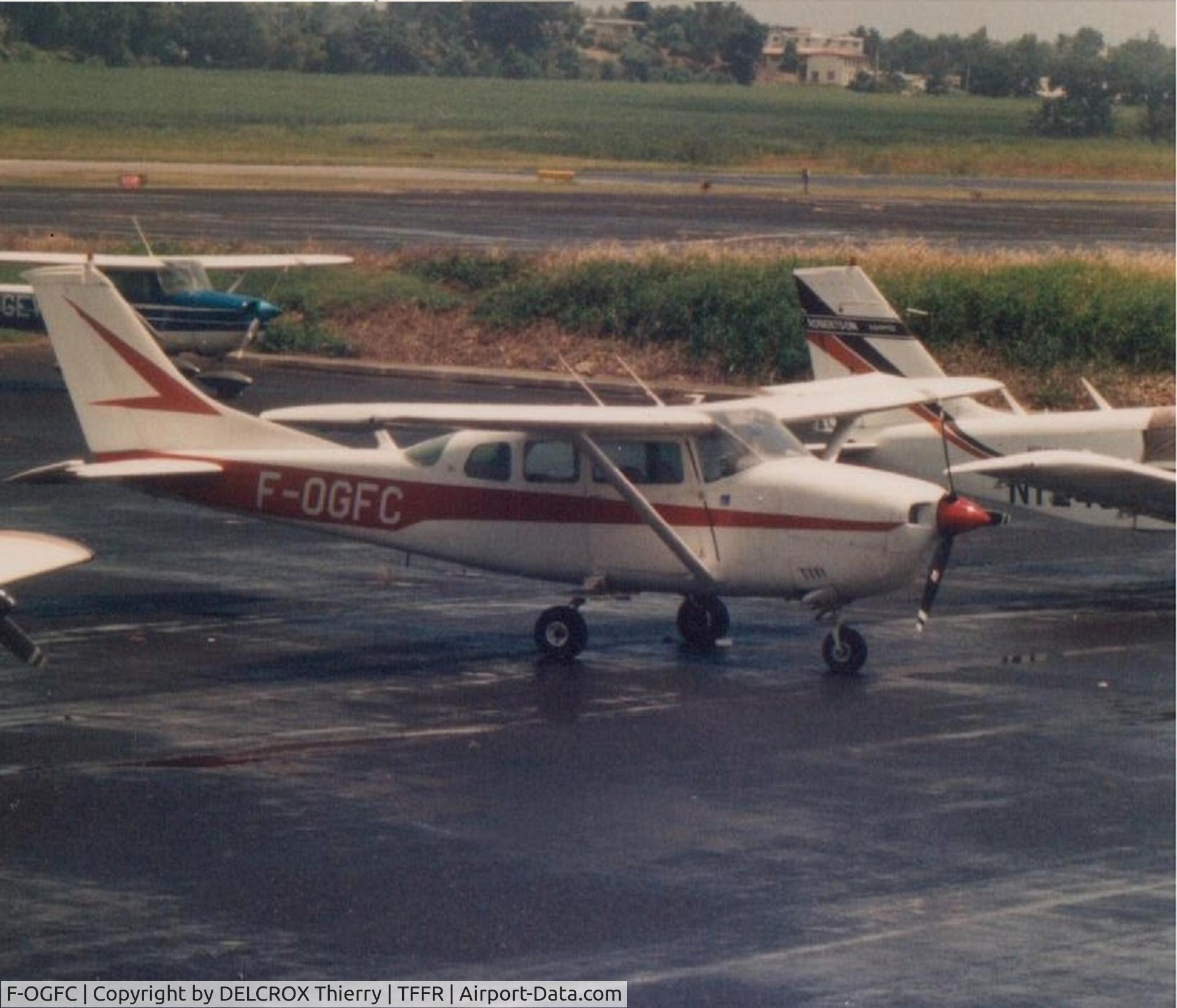 F-OGFC, Cessna P206E Super Skylane C/N P206-00627, aéronef Férraillé.
