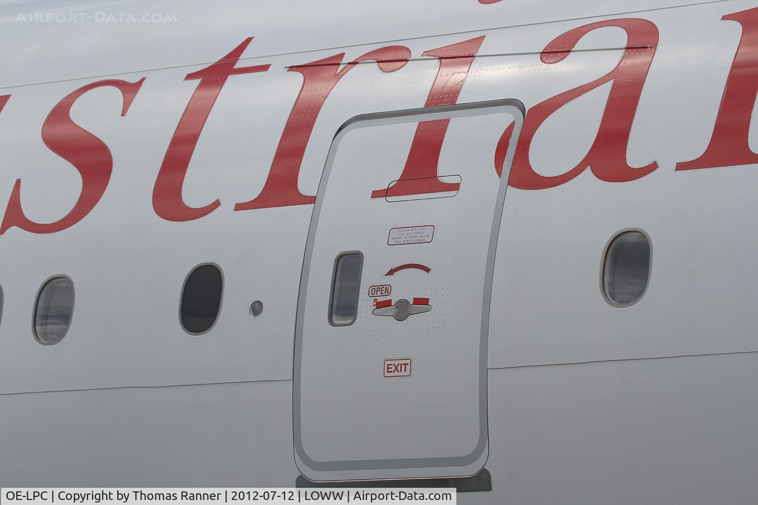 OE-LPC, 2002 Boeing 777-2Z9/ER C/N 29313, Austrian Airlines Boeing 777