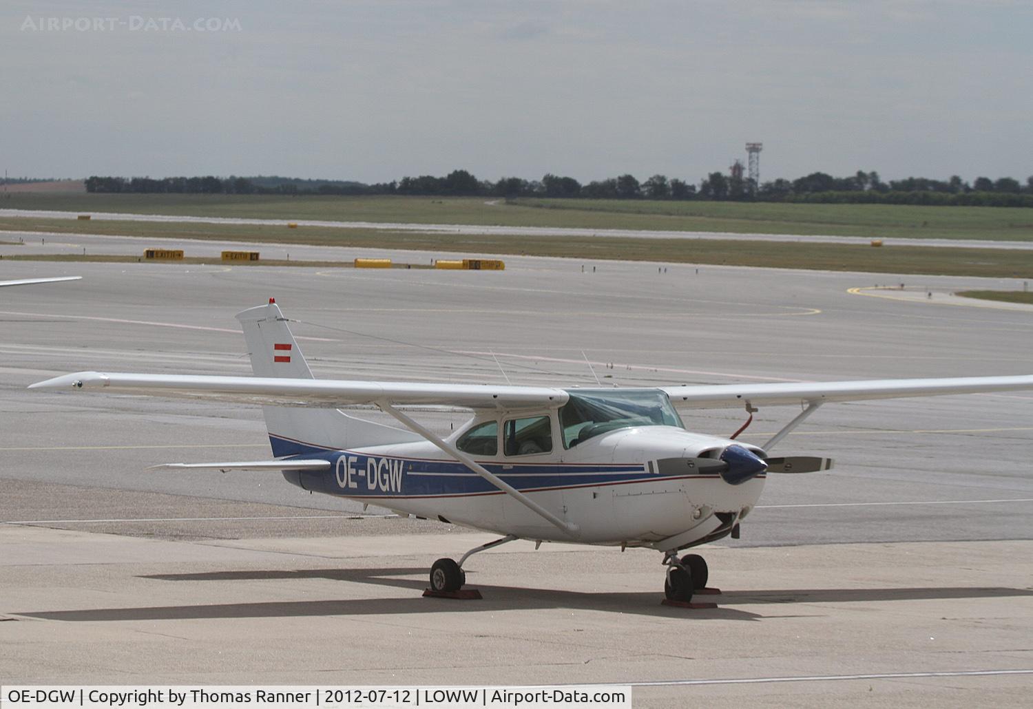 OE-DGW, Cessna TR182 Turbo Skylane RG Turbo Skylane RG C/N R18201391, Cessna 182