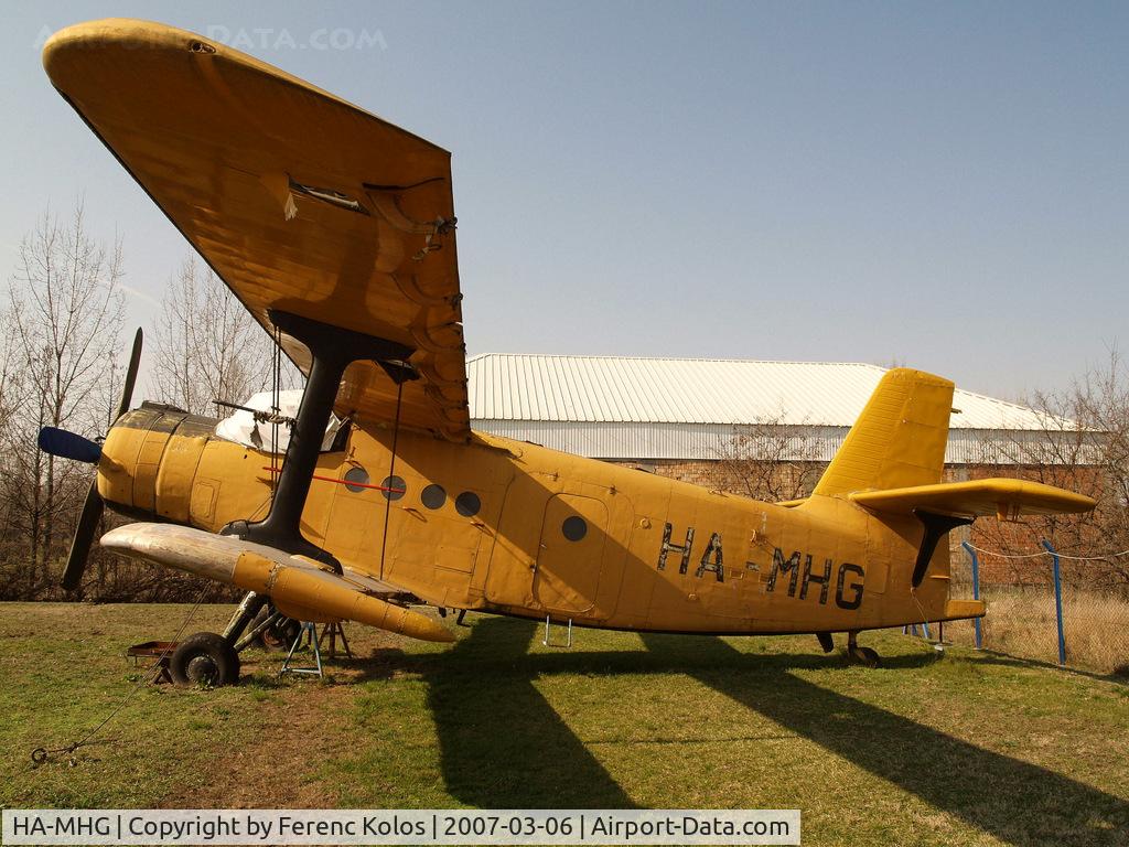 HA-MHG, 1967 Antonov An-2M C/N 601220, Csepel