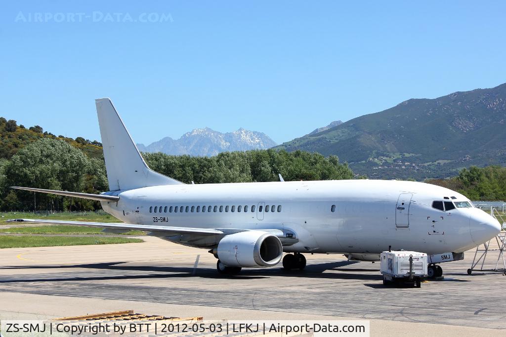 ZS-SMJ, 1986 Boeing 737-3Y0/SF C/N 23500, Parking