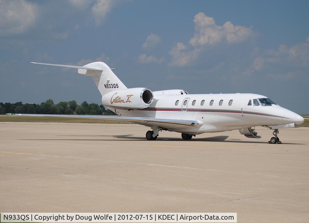 N933QS, 2000 Cessna 750 Citation X Citation X C/N 750-0133, In from Salt Lake City at Decatur, Illinois.  Moments away from departure to Milwaukee.