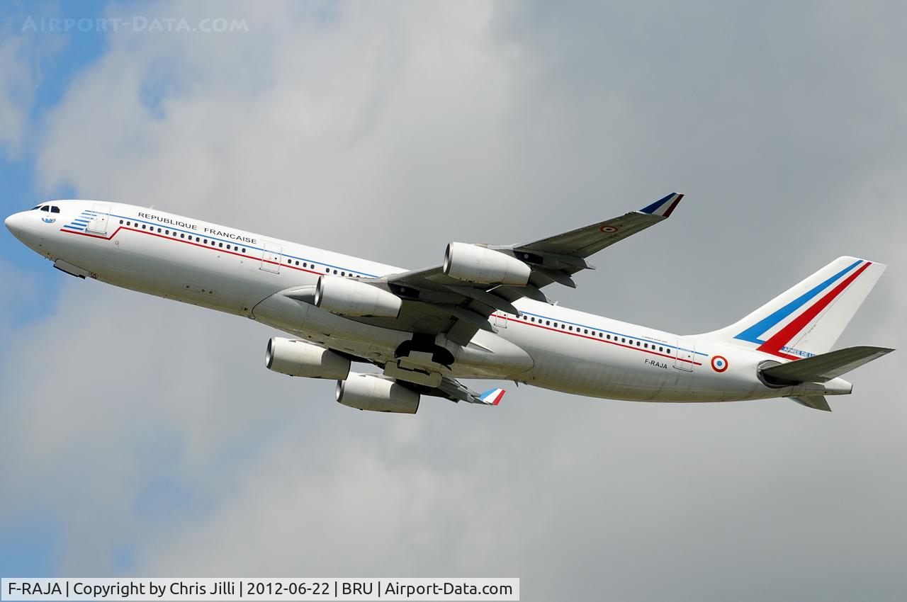 F-RAJA, 1995 Airbus A340-212 C/N 075, Armee de l'Air - French Air Force