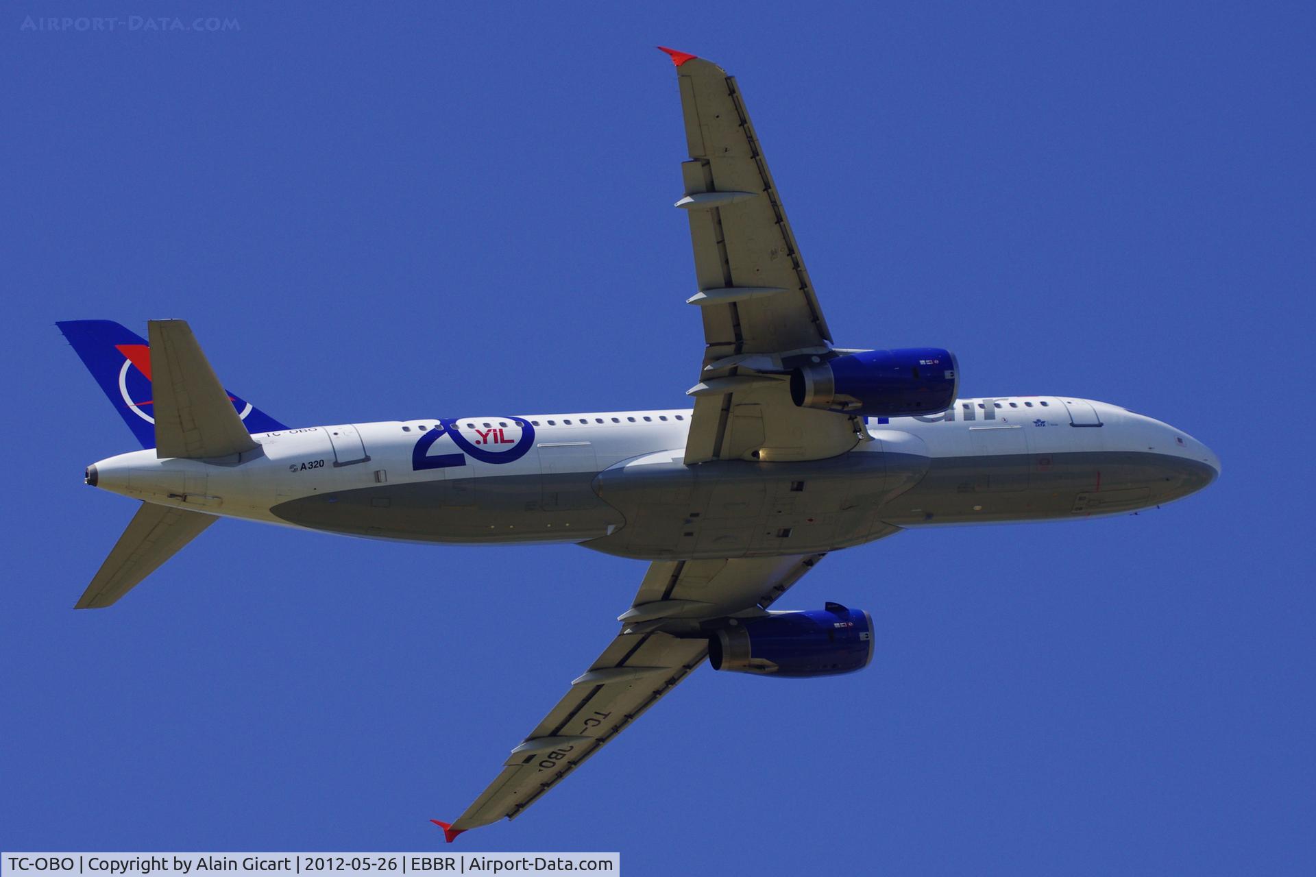 TC-OBO, 2006 Airbus A320-232 C/N 2688, Take off