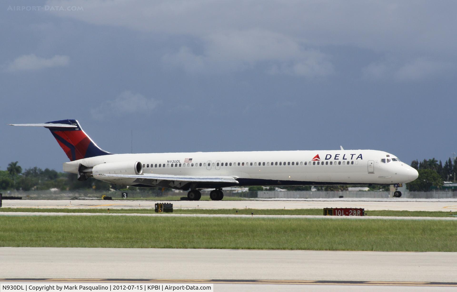 N930DL, 1988 McDonnell Douglas MD-88 C/N 49717, MD-88