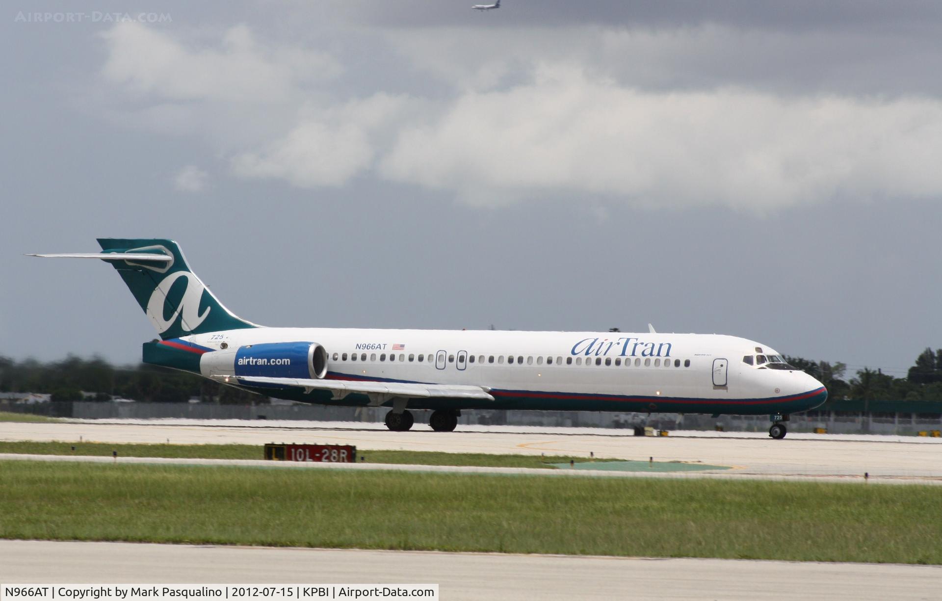 N966AT, 2001 Boeing 717-200 C/N 55027, Boeing 717-200