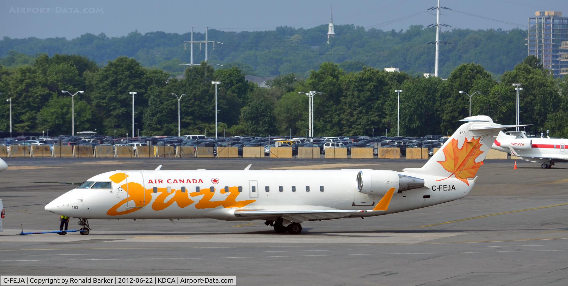 C-FEJA, 2004 Bombardier CRJ-200ER (CL-600-2B19) C/N 7983, DCA, VA