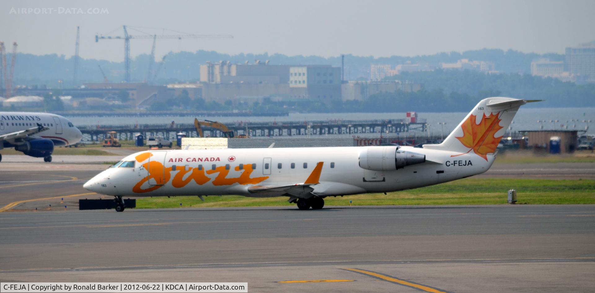 C-FEJA, 2004 Bombardier CRJ-200ER (CL-600-2B19) C/N 7983, Taxi DCA