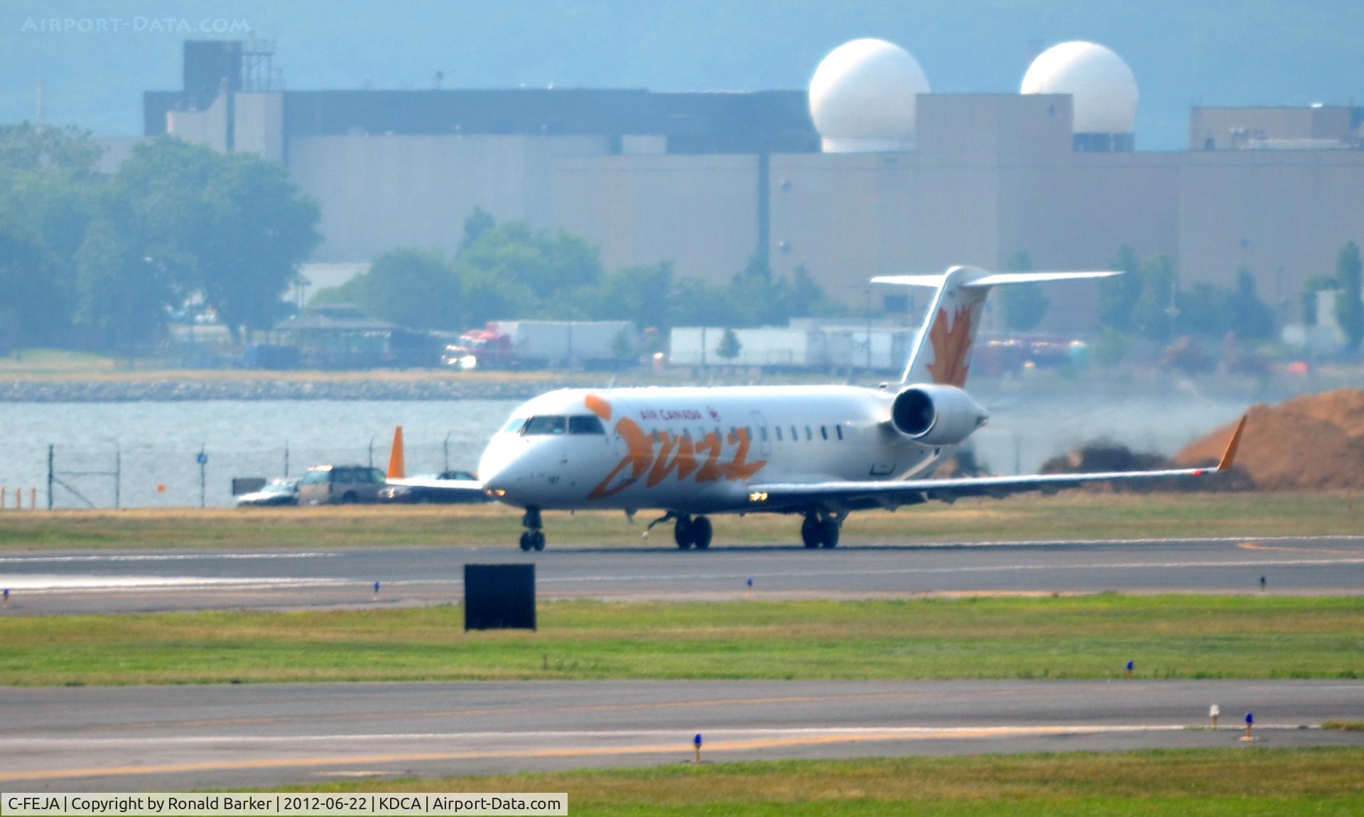 C-FEJA, 2004 Bombardier CRJ-200ER (CL-600-2B19) C/N 7983, Takeoff DCA