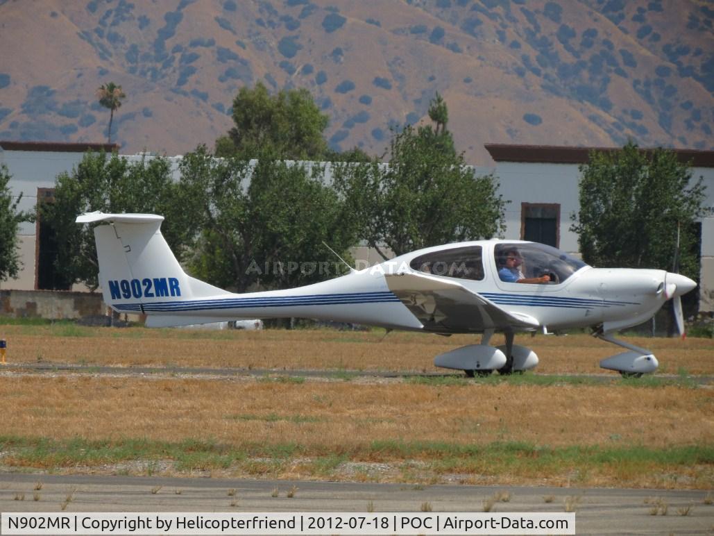 N902MR, 2006 Diamond DA-40 Diamond Star C/N 40.324, Taxiing on taxiway Sierra