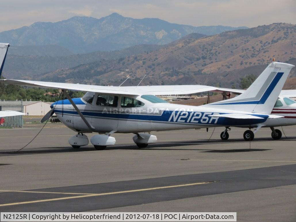 N2125R, 1964 Cessna 182G Skylane C/N 18255325, Parked in transient parking