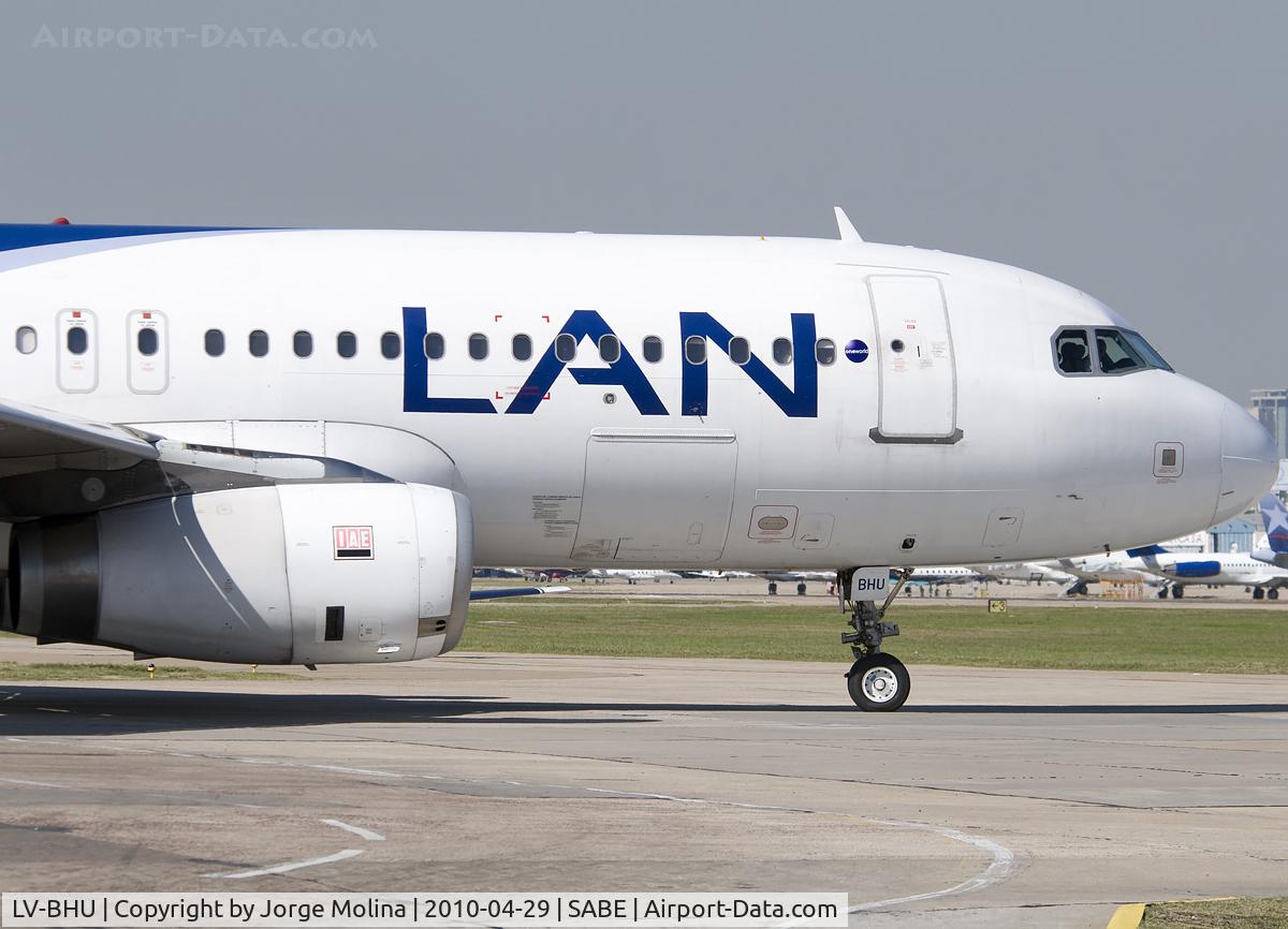 LV-BHU, 2001 Airbus A320-233 C/N 1512, Taxi to RWY 13.