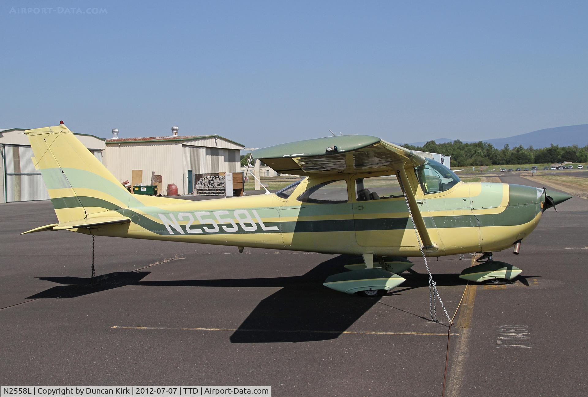 N2558L, 1967 Cessna 172H C/N 17255758, Wow...a crazy scheme indeed!