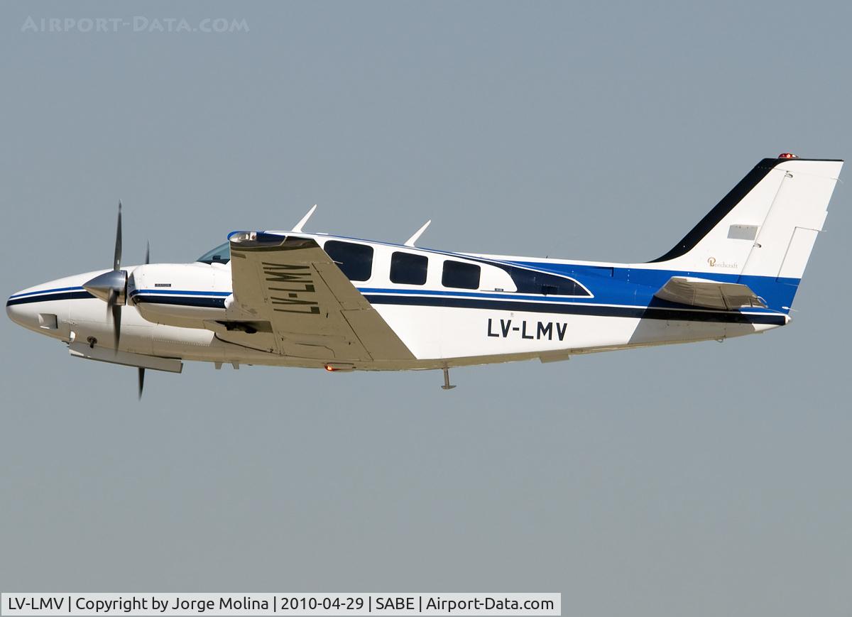 LV-LMV, 1974 Beechcraft 58 Baron C/N TH-504, Taking off RWY 13.