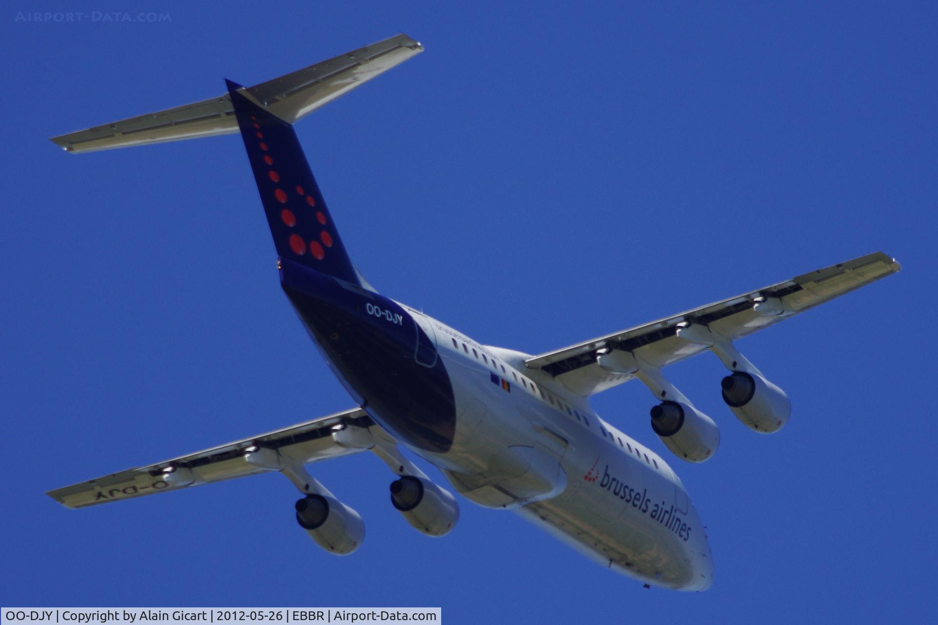 OO-DJY, 1997 British Aerospace Avro 146-RJ85 C/N E.2302, Take off
