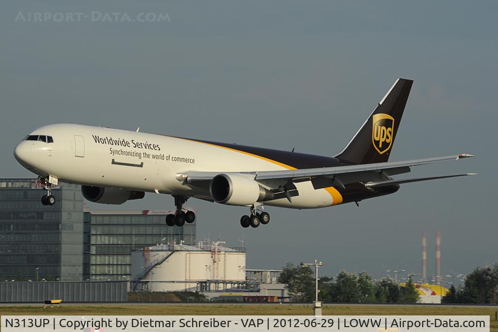 N313UP, 1996 Boeing 767-34AF C/N 27764, UPS Boeing 767-300