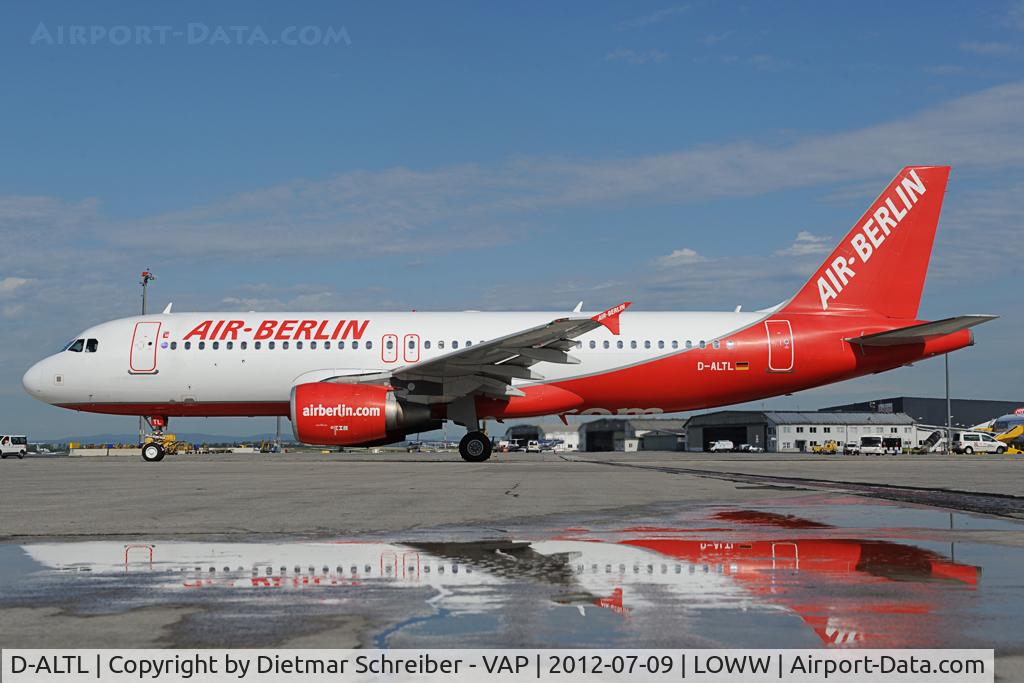 D-ALTL, 2003 Airbus A320-214 C/N 2009, Air Berlin Airbus 320 - reflection