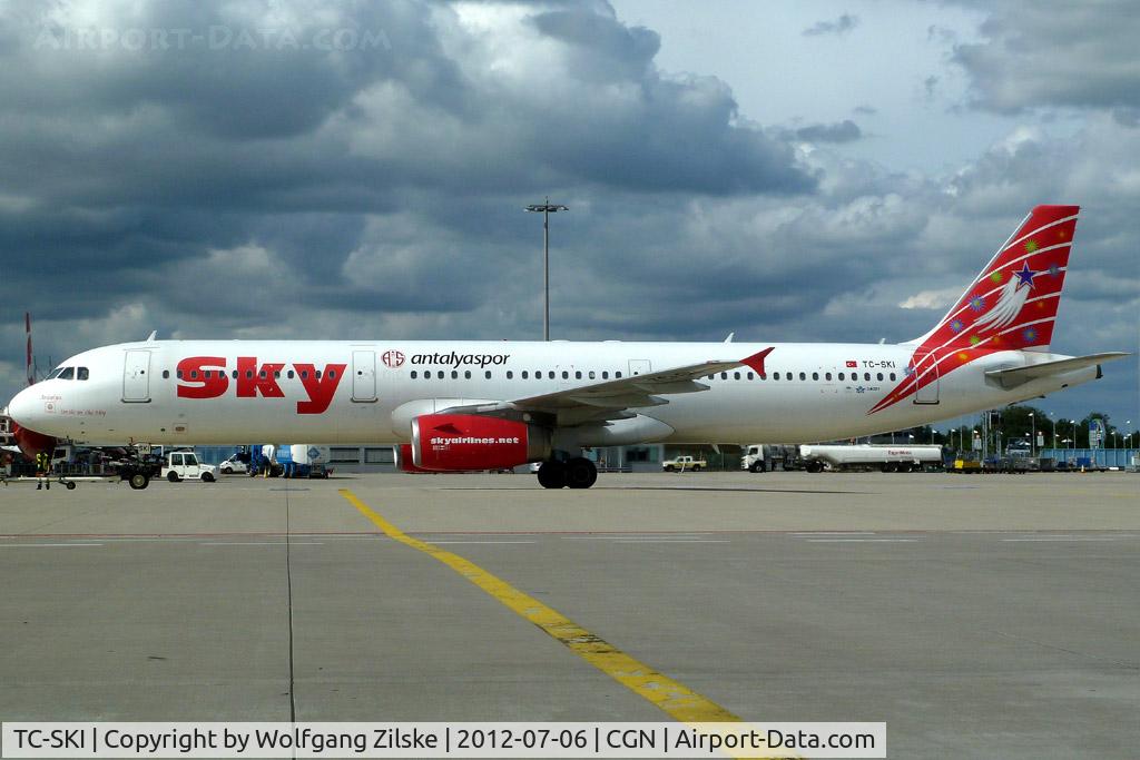 TC-SKI, 1998 Airbus A321-231 C/N 0811, visitor