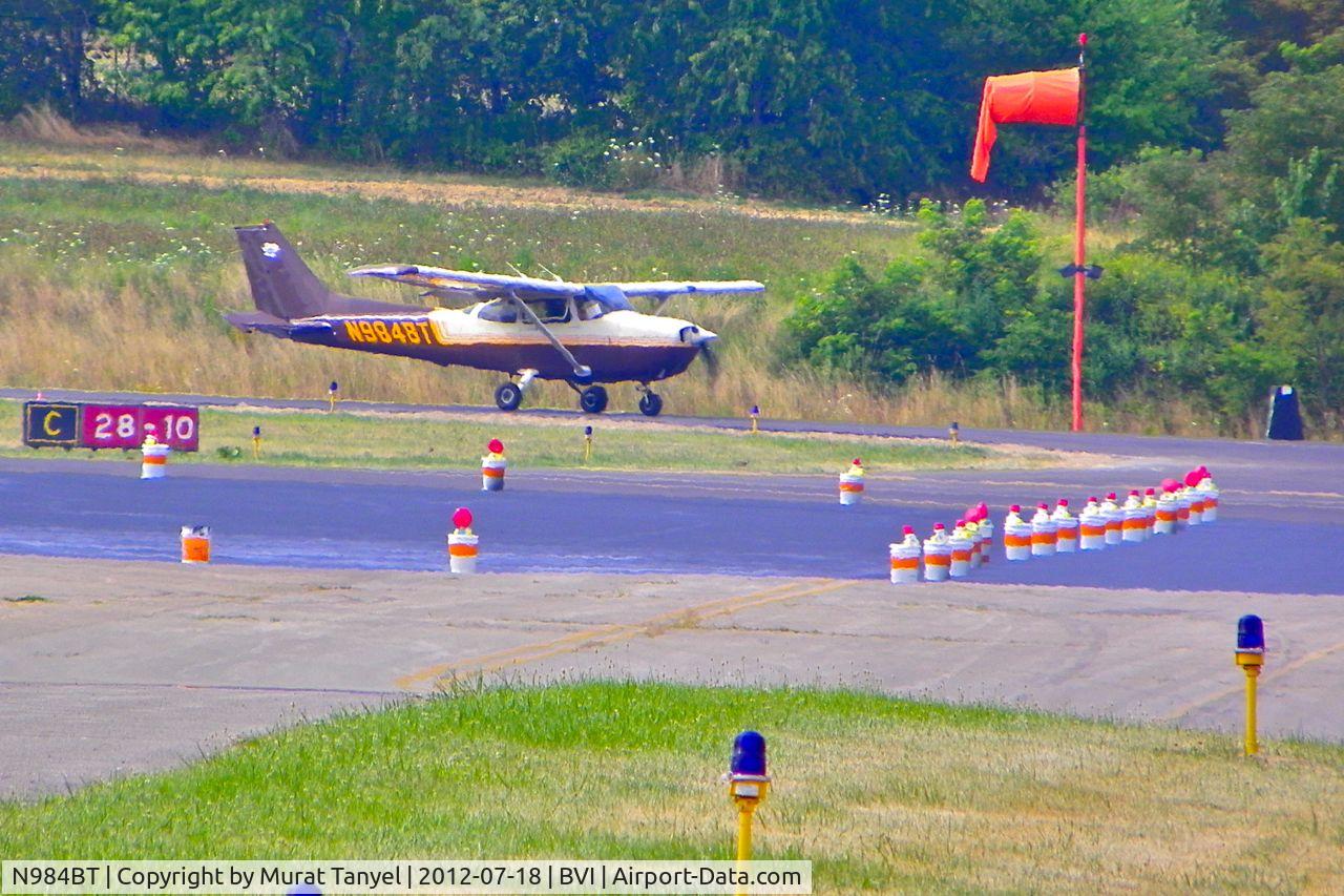 N984BT, 1998 Cessna 172R C/N 17280431, Just landed back at BVI