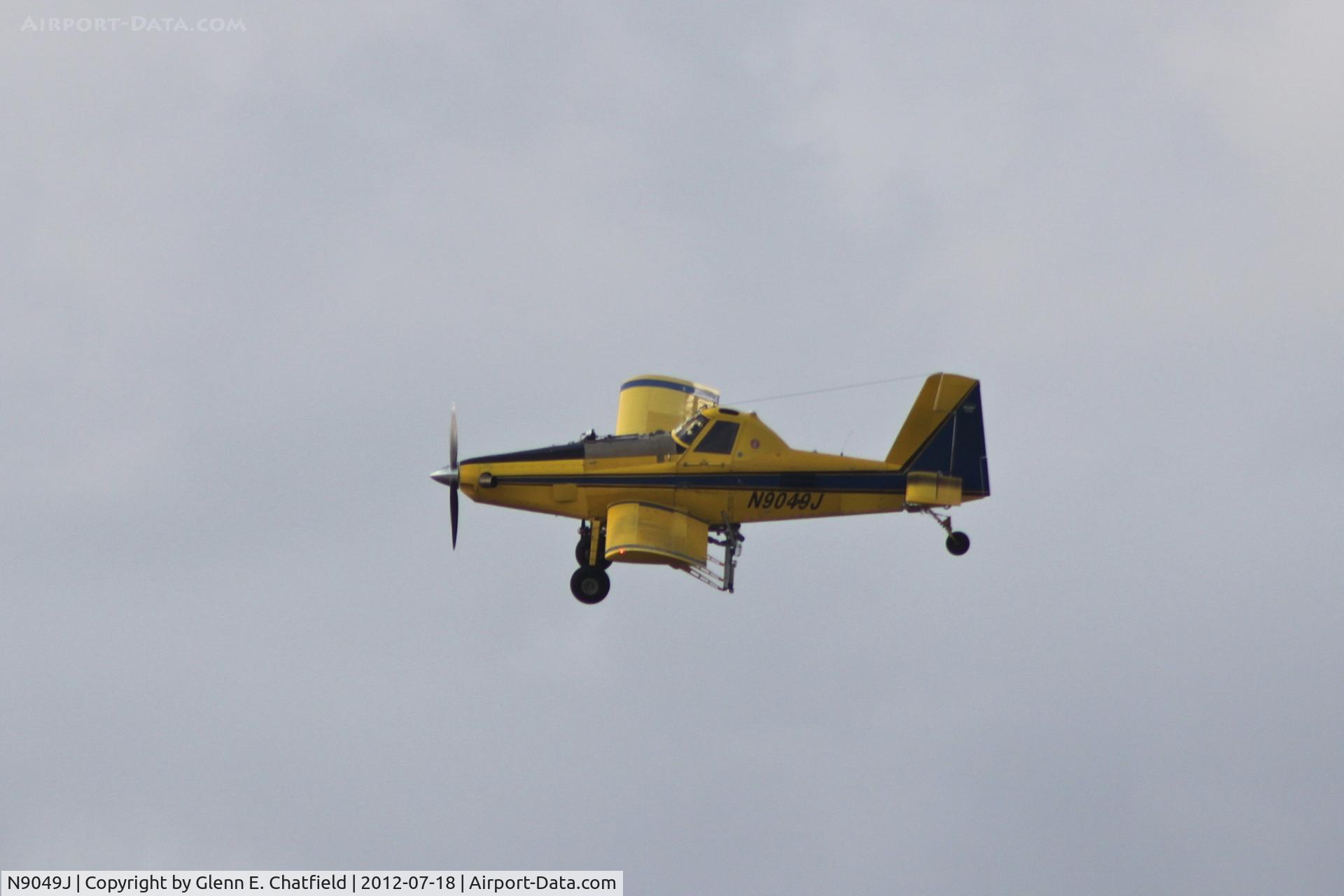 N9049J, 1999 Air Tractor Inc AT-602 C/N 602-0550, Over my house in North Liberty, IA