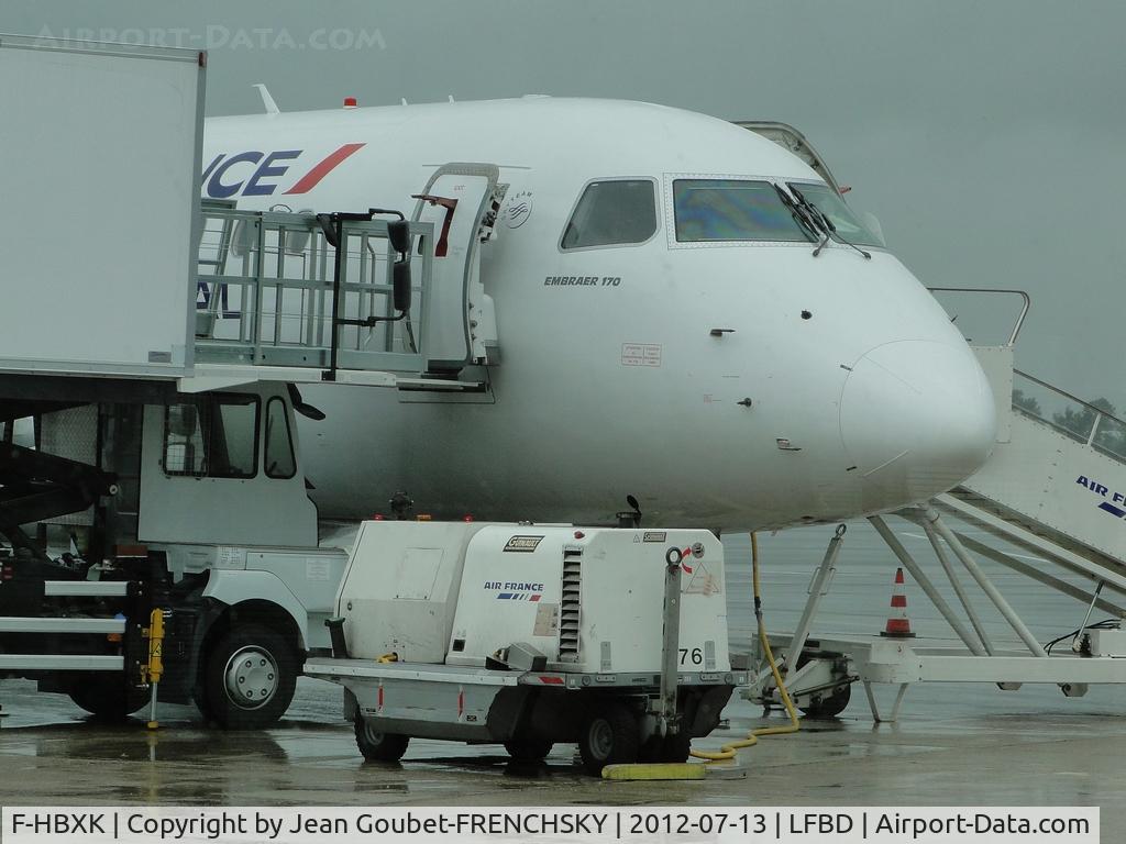 F-HBXK, 2004 Embraer 170LR (ERJ-170-100LR) C/N 17000008, bad weather for departure to Lille Lesquin
