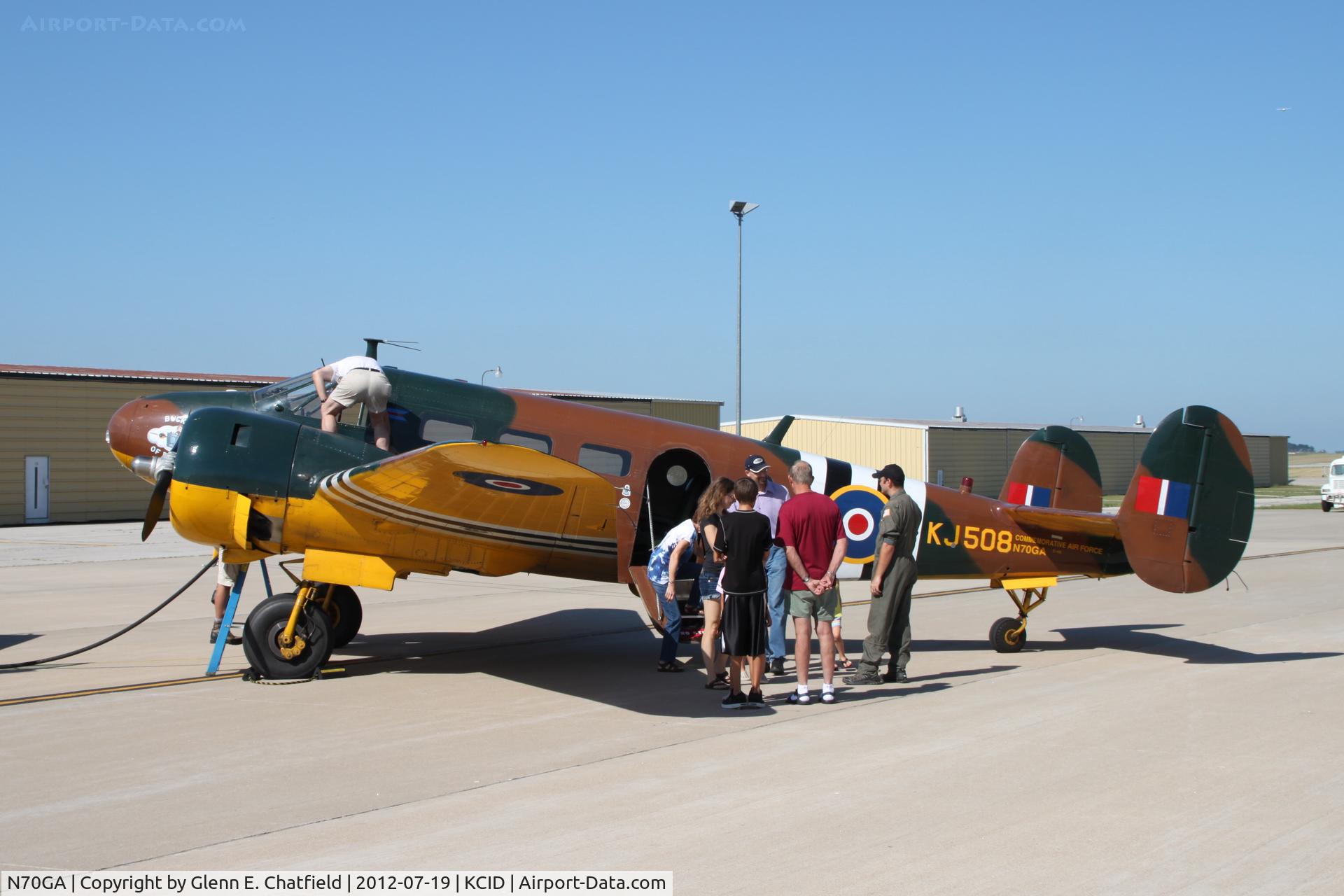 N70GA, 1946 Beech D18S C/N A-177, Preparing for flight