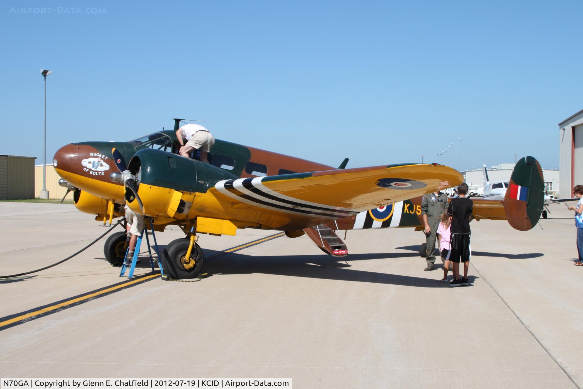 N70GA, 1946 Beech D18S C/N A-177, Preparing for flight