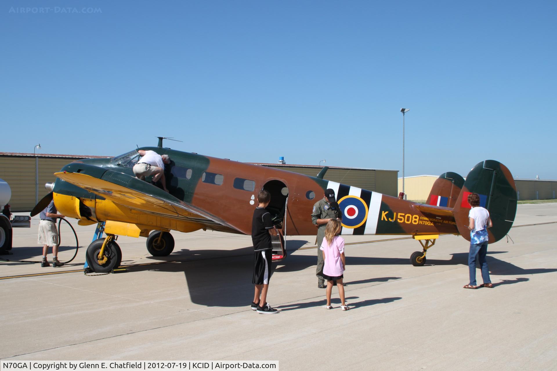 N70GA, 1946 Beech D18S C/N A-177, Preparing for flight
