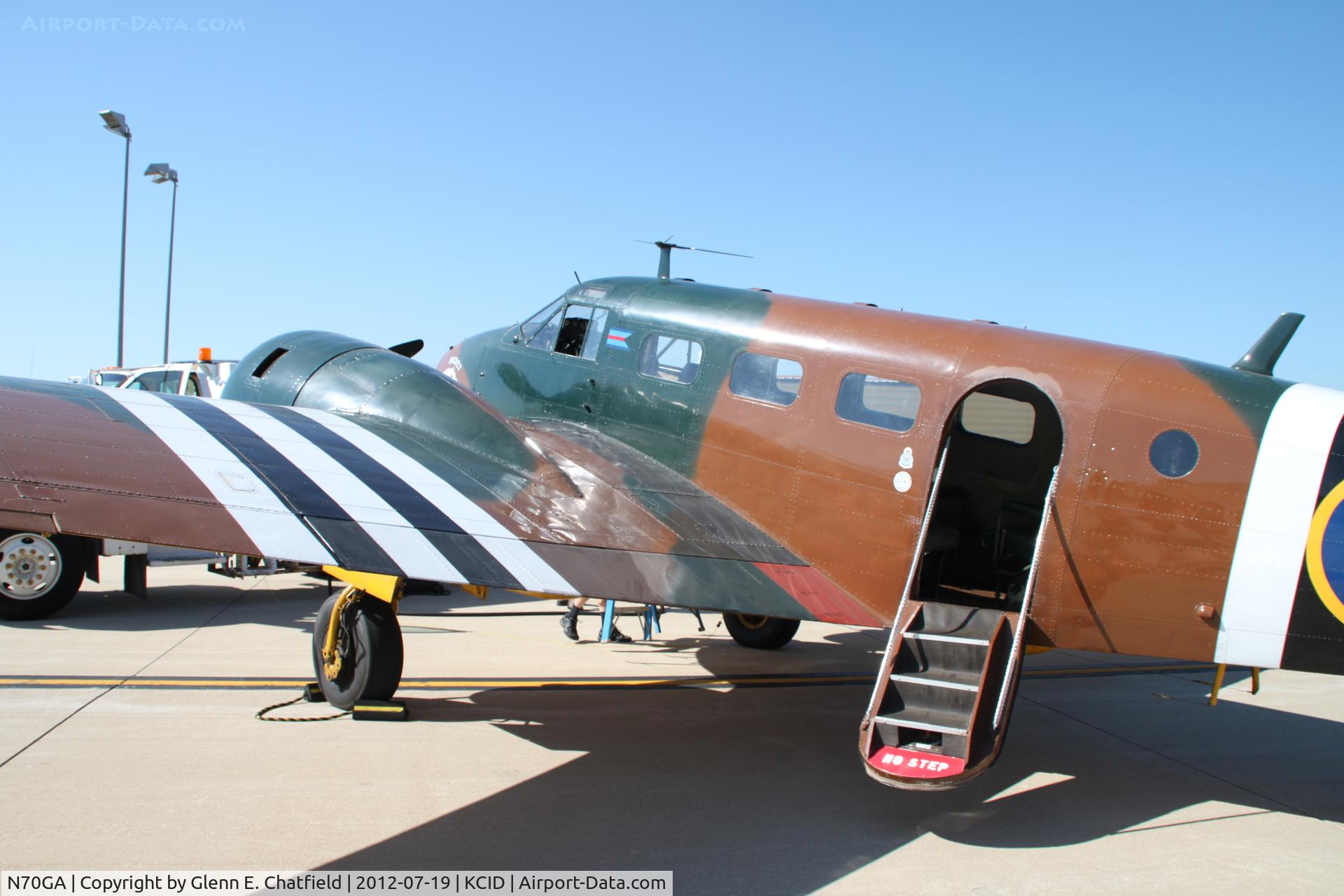 N70GA, 1946 Beech D18S C/N A-177, Preparing for flight