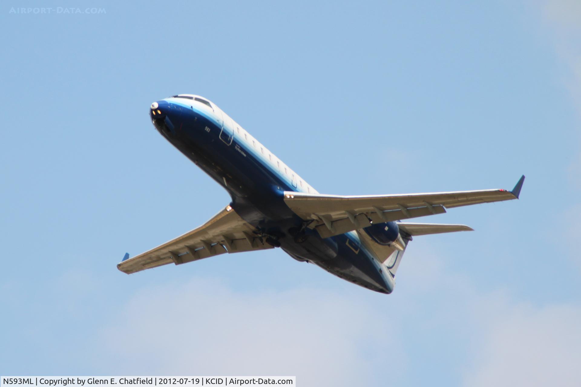 N593ML, 2001 Bombardier CRJ-200ER (CL-600-2B19) C/N 7465, Departing  Runway 27
