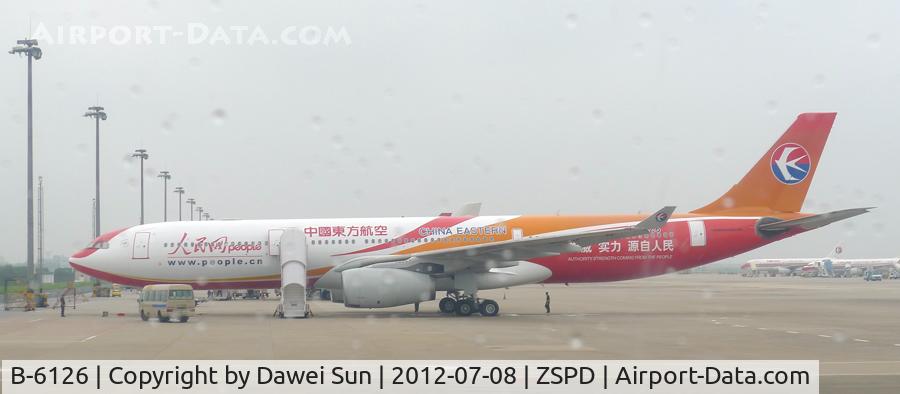B-6126, 2006 Airbus A330-343X C/N 777, People