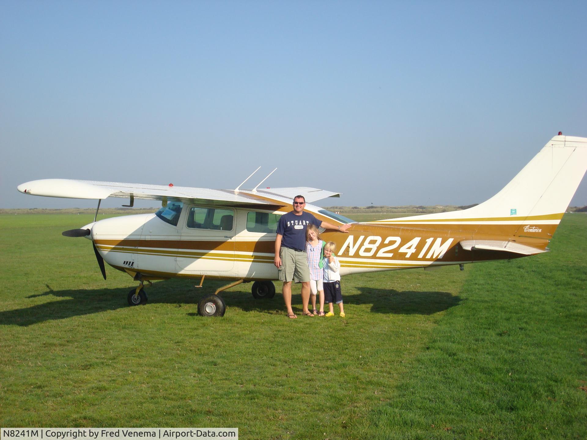 N8241M, 1969 Cessna 210K Centurion C/N 21059241, Family trip EHAL