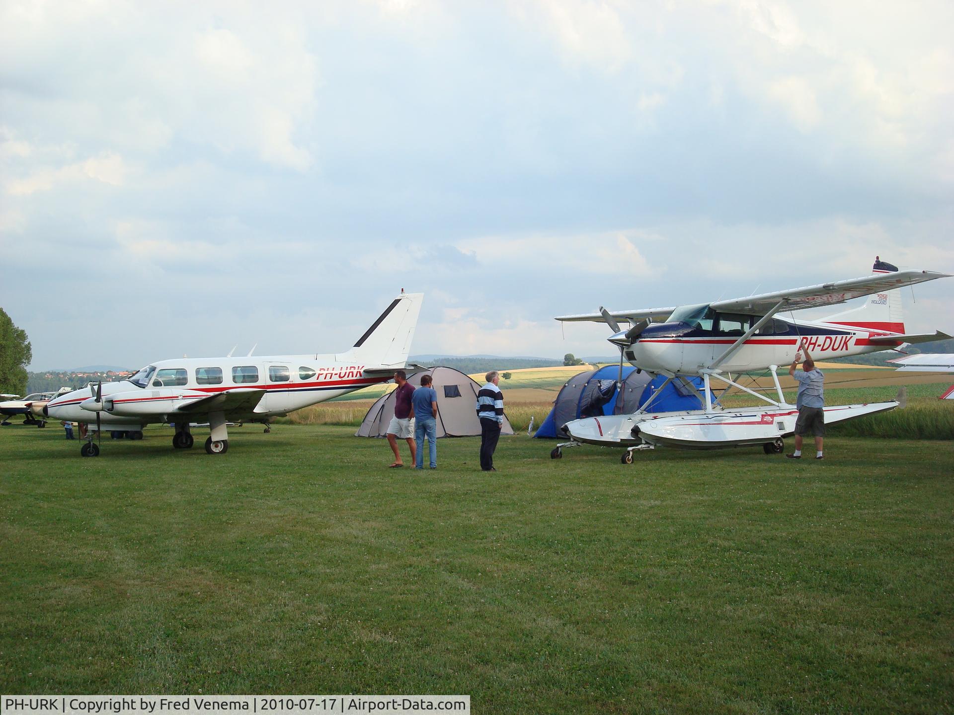 PH-URK, Piper PA-31-310 Navajo Navajo C/N 31-478, Both planes at Korbach 2008