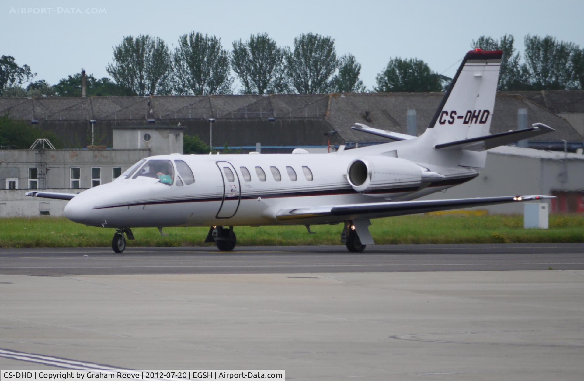 CS-DHD, 2002 Cessna 550B Citation Bravo C/N 550-1017, Just landed.