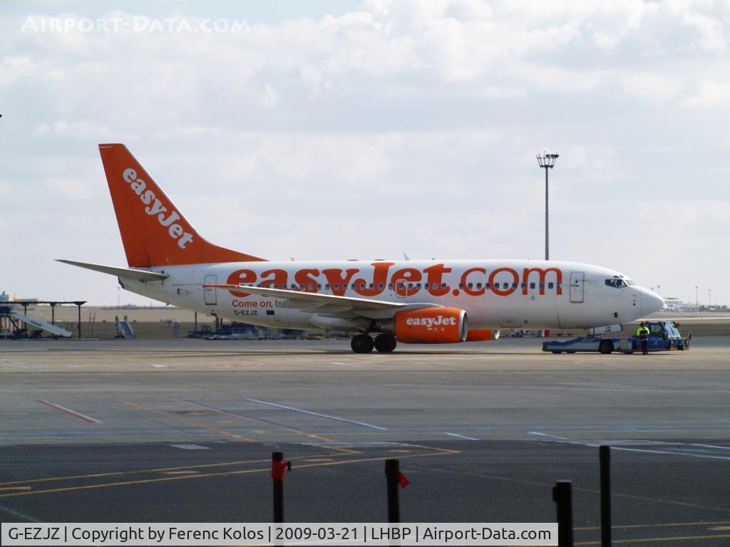 G-EZJZ, 2003 Boeing 737-73V C/N 32421, Ferihegy
