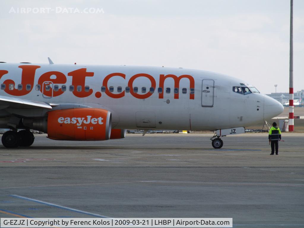 G-EZJZ, 2003 Boeing 737-73V C/N 32421, Ferihegy