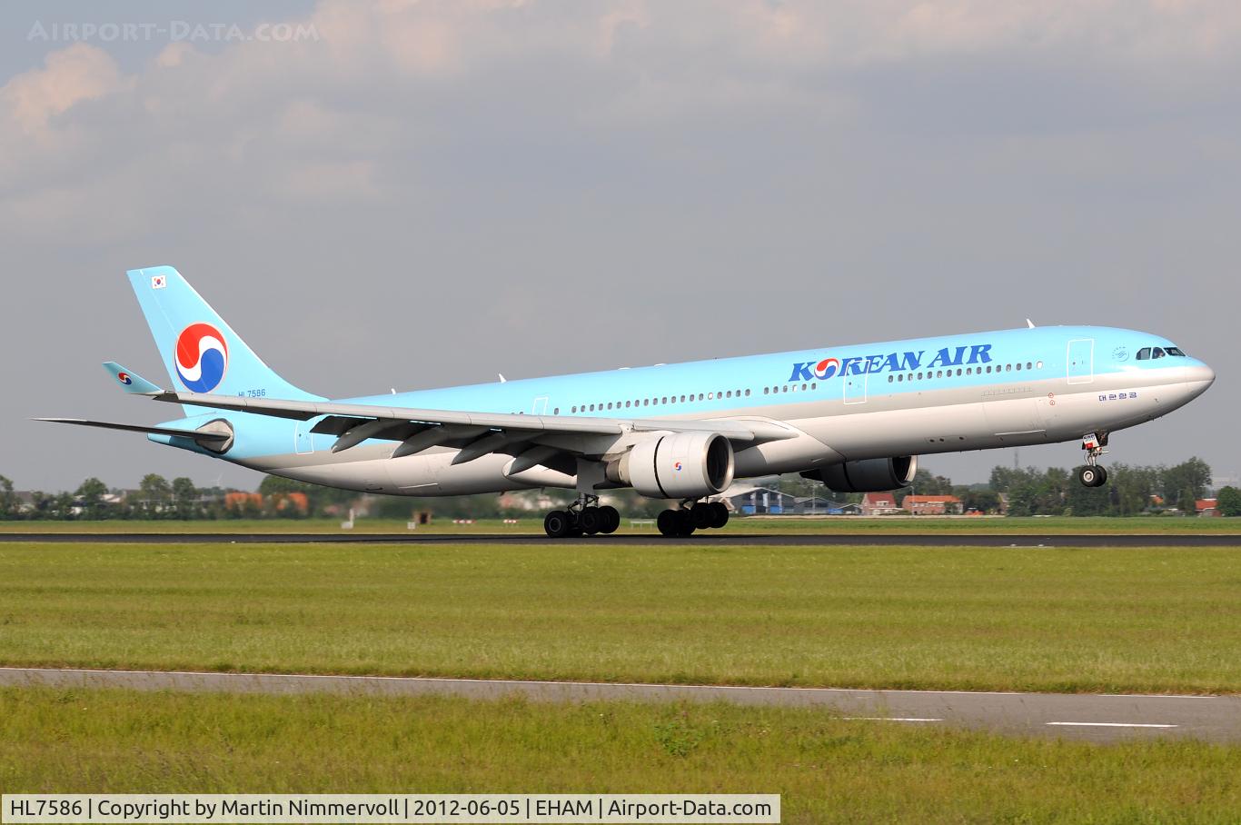 HL7586, 2000 Airbus A330-323 C/N 351, Korean Air
