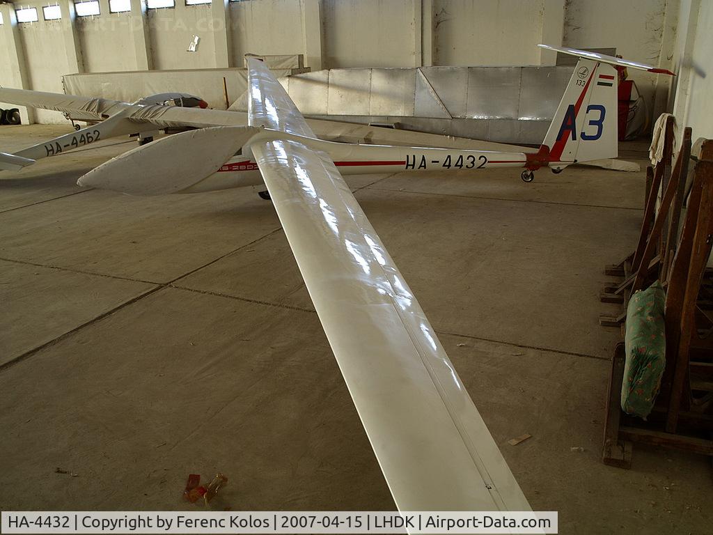 HA-4432, 1981 ICA IS-29D2 C/N 133, Dunakeszi