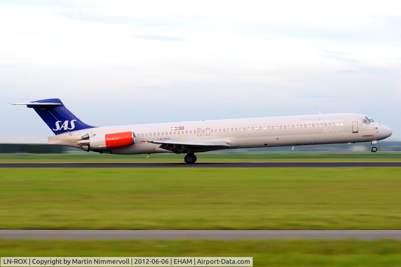 LN-ROX, 1988 McDonnell Douglas MD-82 (DC-9-82) C/N 49603, Scandinavian