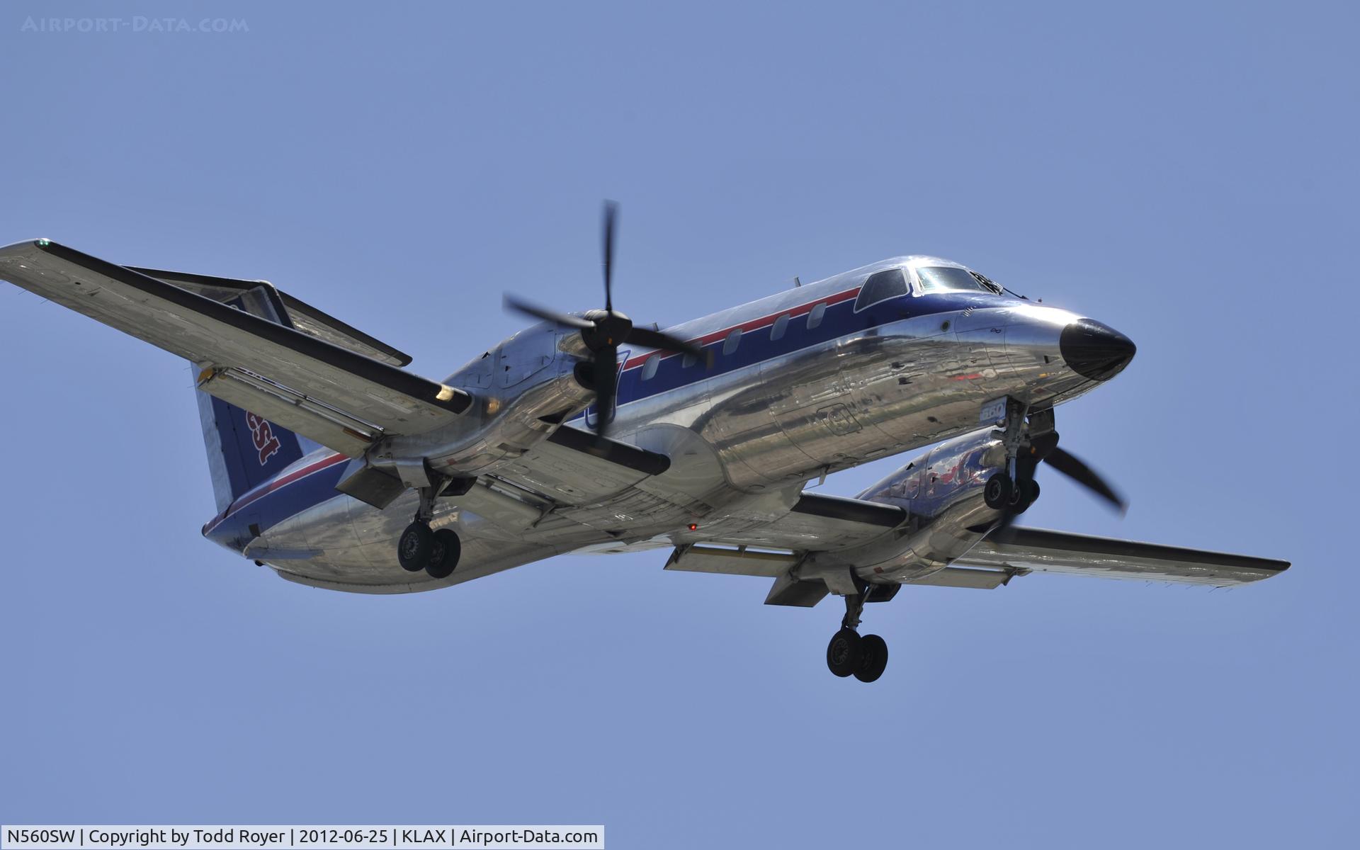 N560SW, 1998 Embraer EMB-120ER Brasilia C/N 120334, Arriving at LAX on 24R
