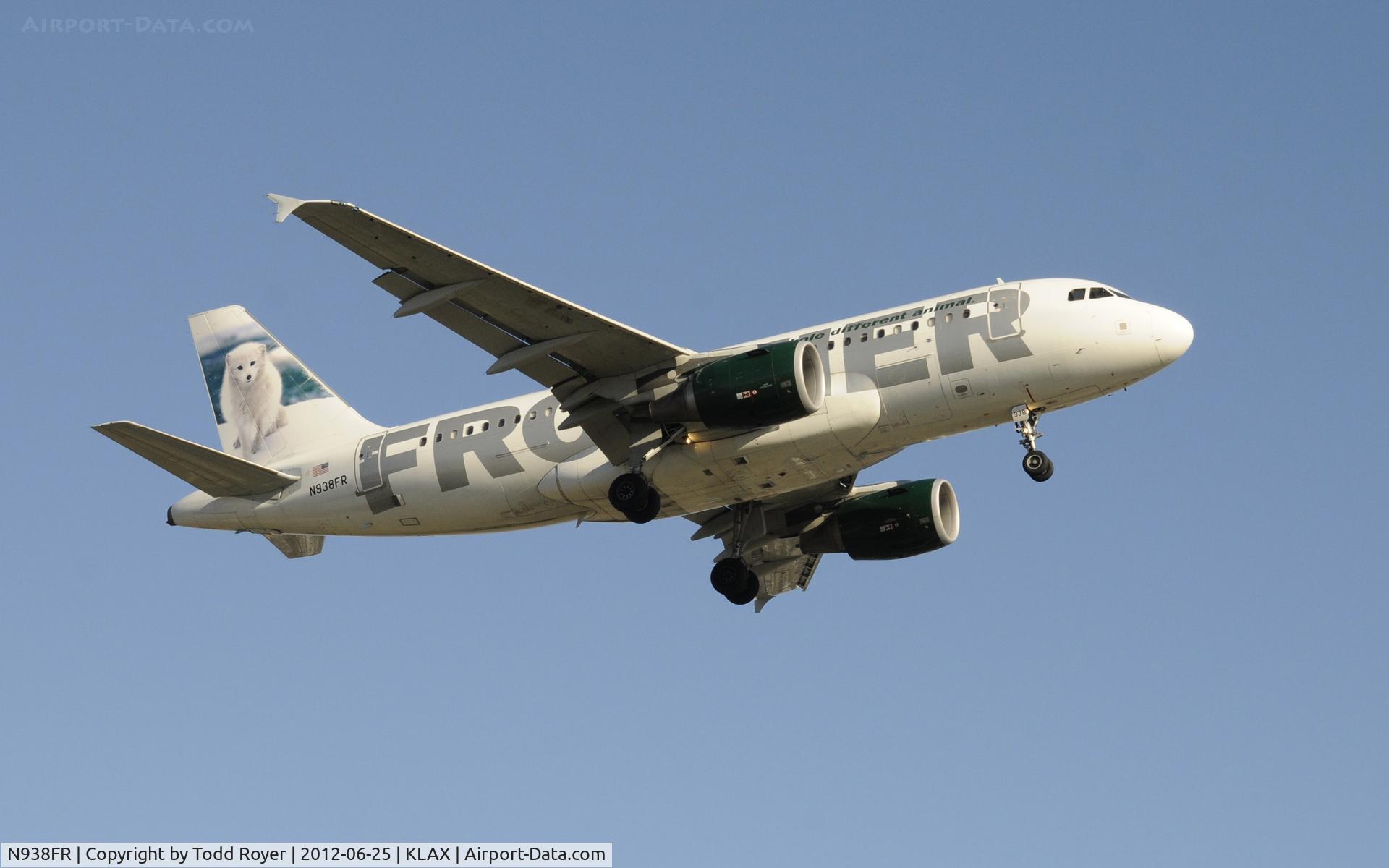 N938FR, 2005 Airbus A319-111 C/N 2406, Arriving at LAX on 24R