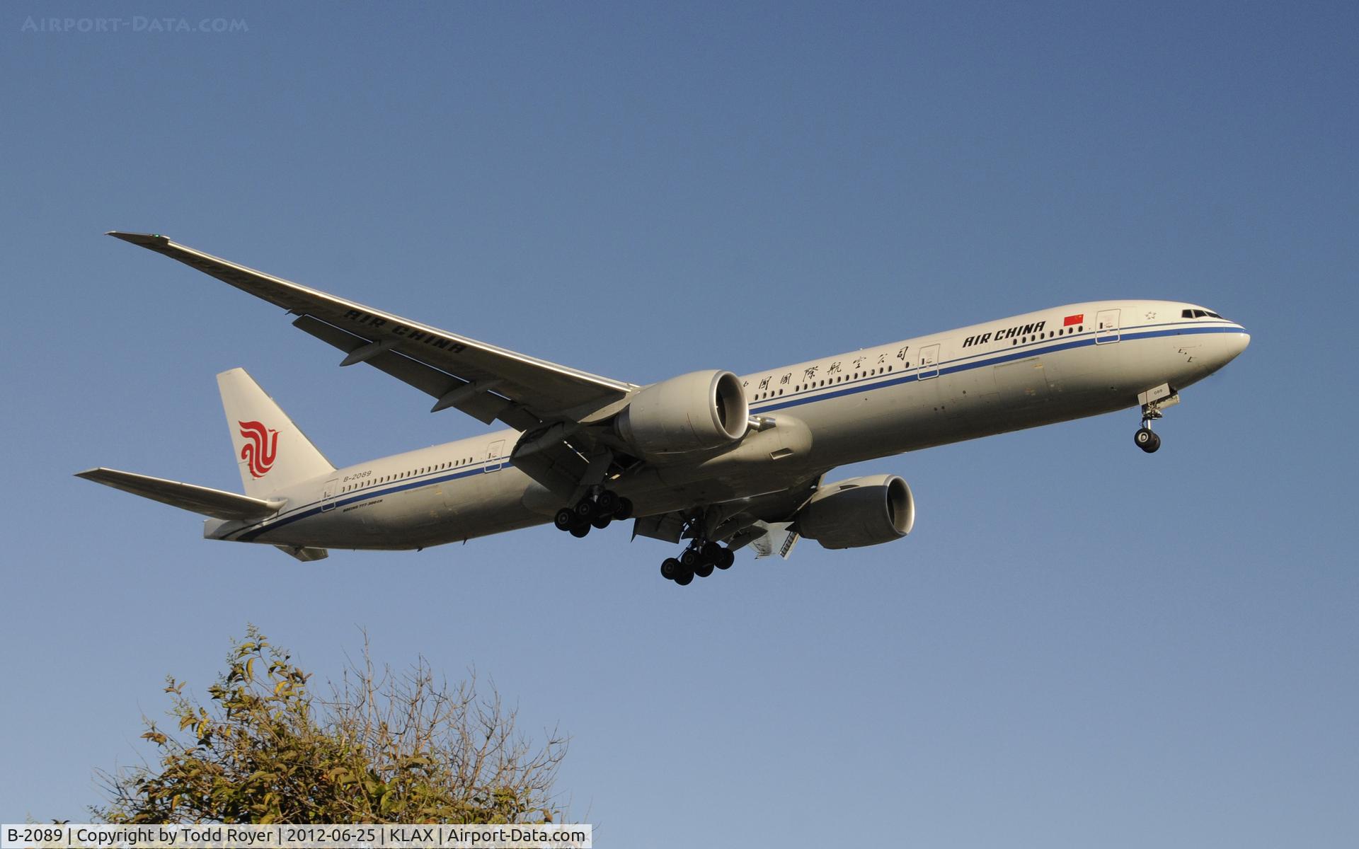 B-2089, 2012 Boeing 777-39L/ER C/N 38675, Arriving at LAX on 24R
