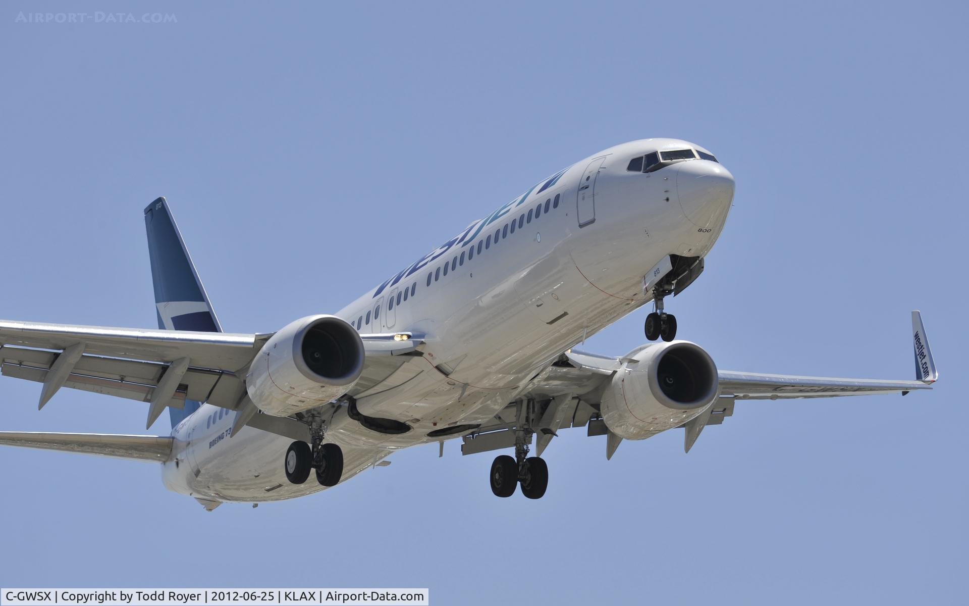 C-GWSX, 2010 Boeing 737-8CT C/N 36696, Arriving at LAX on 24R