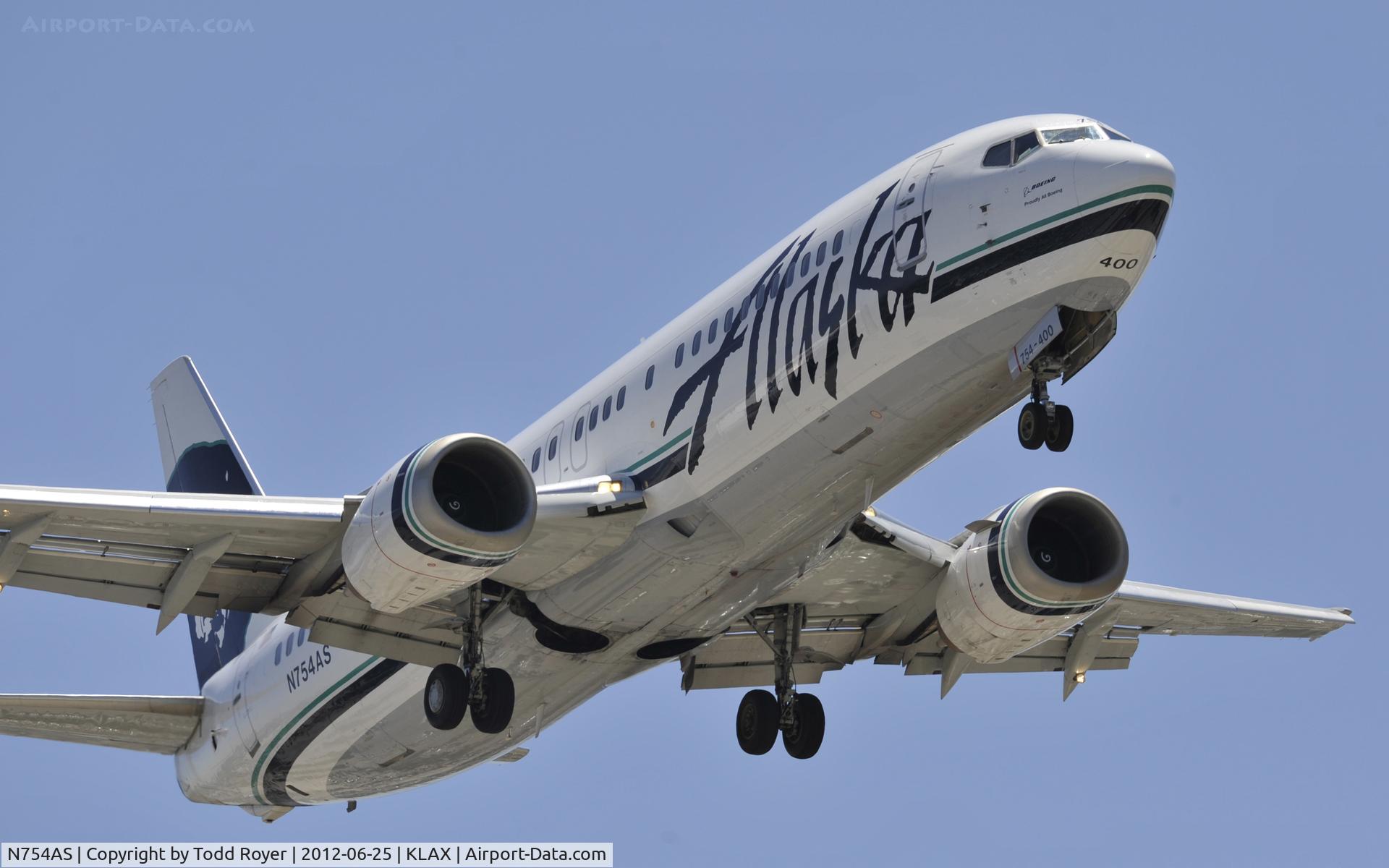 N754AS, 1992 Boeing 737-4Q8 C/N 25095, Arriving at LAX at 24R