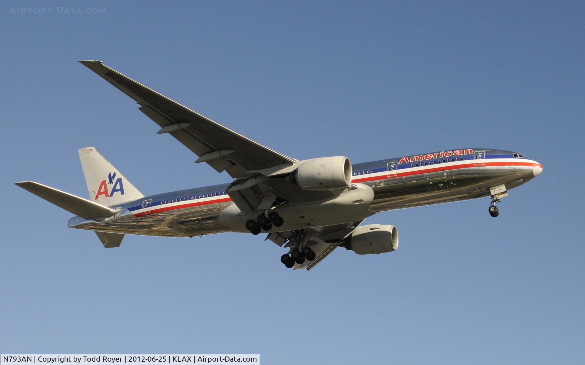N793AN, 2000 Boeing 777-223 C/N 30255, Arriving at LAX on 24R